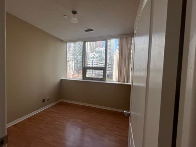 393 King St Unit: 501