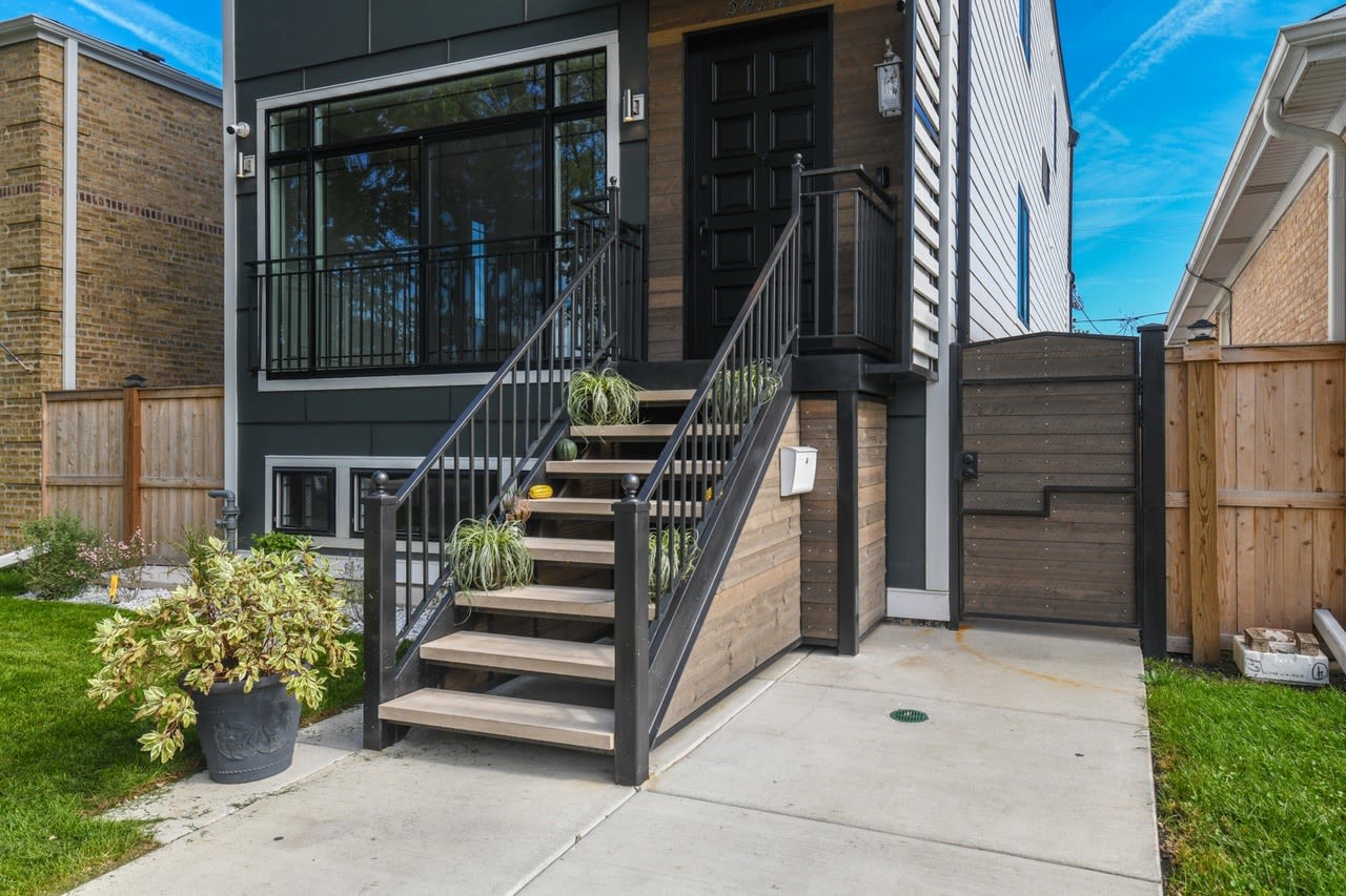 Four Mod Box Homes For Sale in Chicago