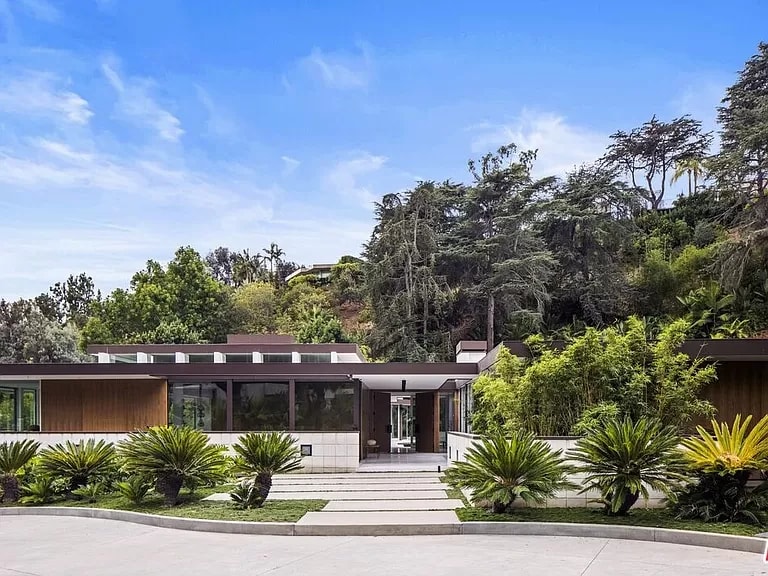 Loma Vista Estate Luxurious New Vacation Home in Trousdale Estates