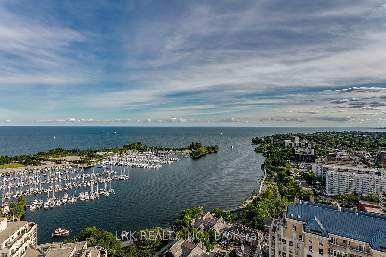 PHASE 3 MARINA DEL REY Toronto Real Estate Penthouse Queen