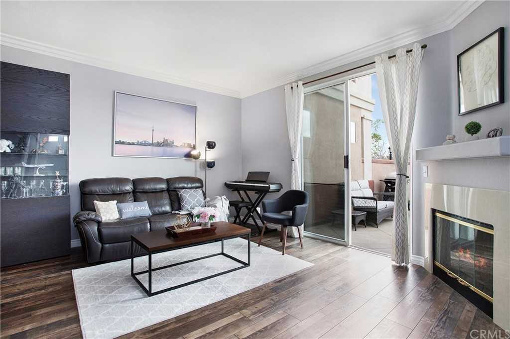 Buy and Sell in Orange County WaveCrest Real Estate