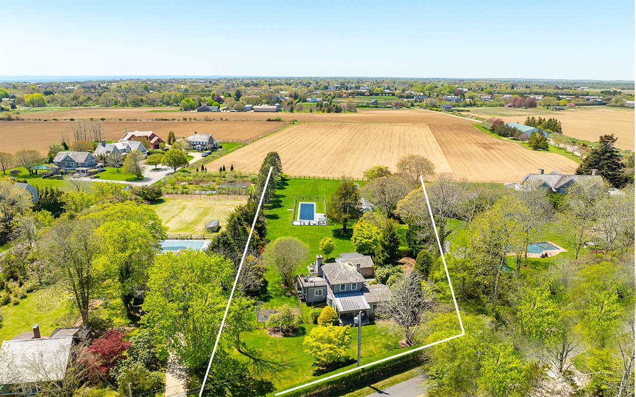 128 Sayres Path, Wainscott