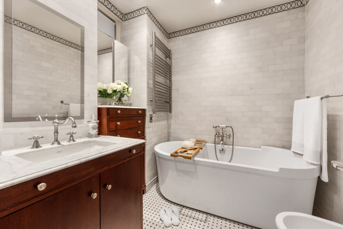 50 East 72nd St, #2B