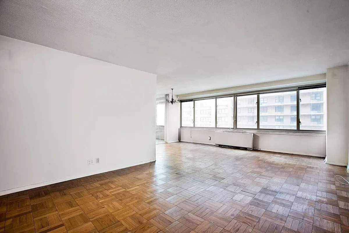 315 West 70th Street Unit: 11L