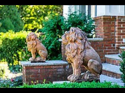 Majestic Guardians: The Meaning and Tradition of Lion Statues on Your Front Steps