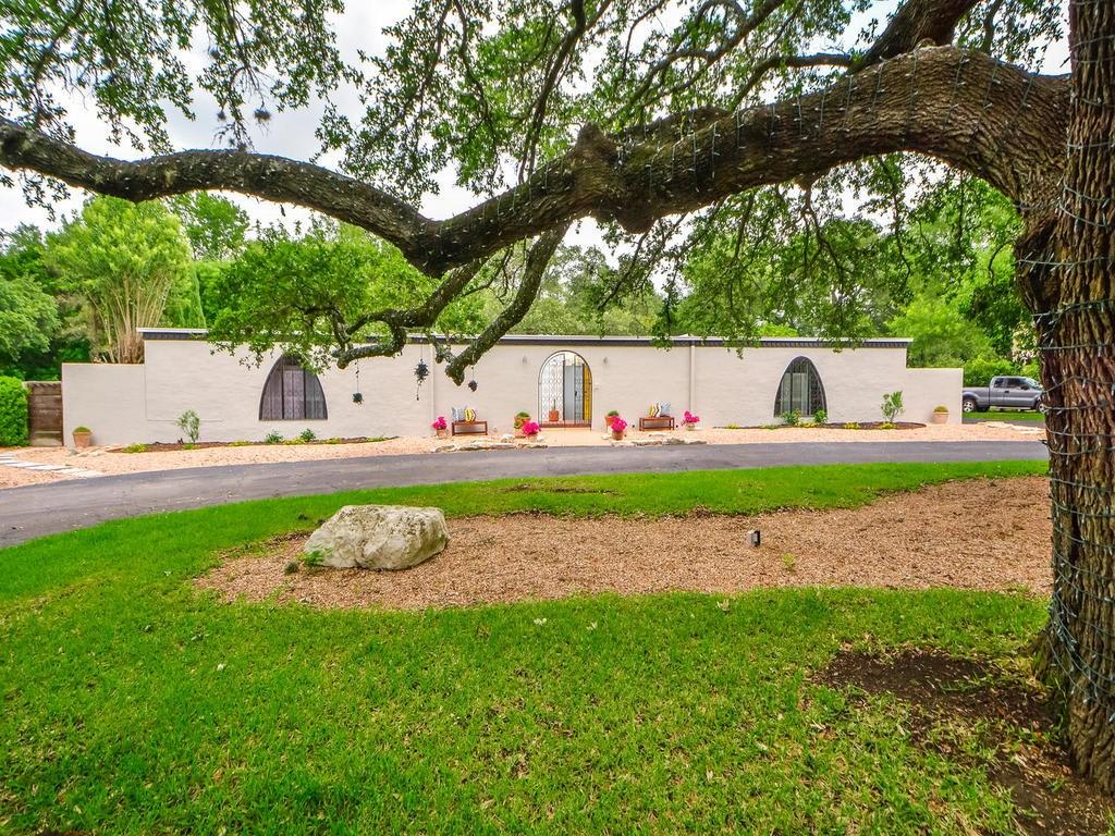 910 Old Stonehedge St