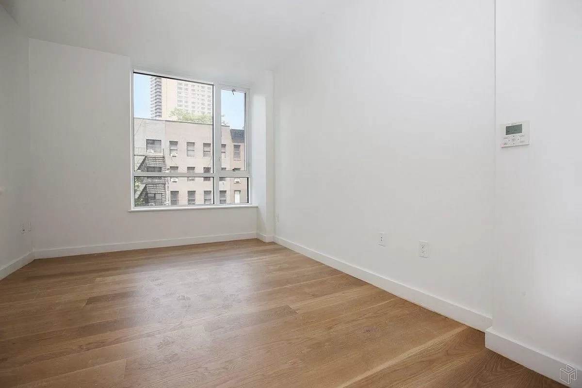 301 East 61st Street Unit: 2A