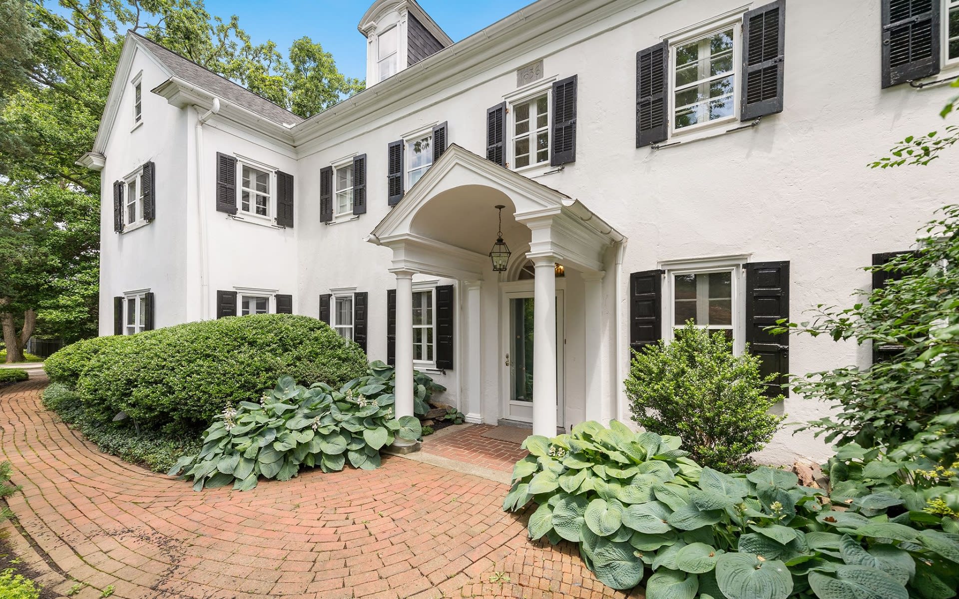 Compass Concierge Lavinia Smerconish Philadelphia Real Estate Agent