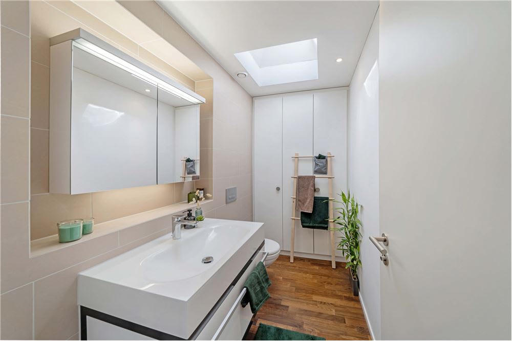 ZURICH Toronto Real Estate Penthouse Queen