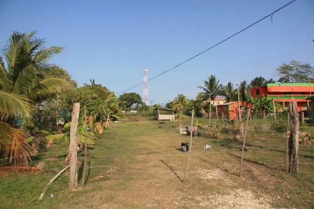 Super large - Street to Street - vacant lot on Mirage road, Ladyville.