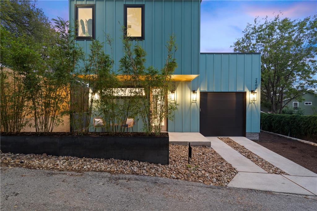 2406 E 8th St, #2