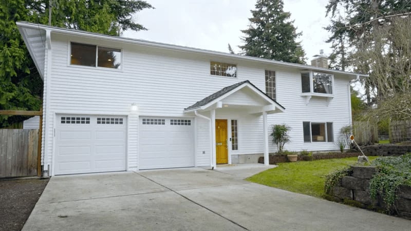 7116 82nd Ave SE "Light & Bright Traditional"