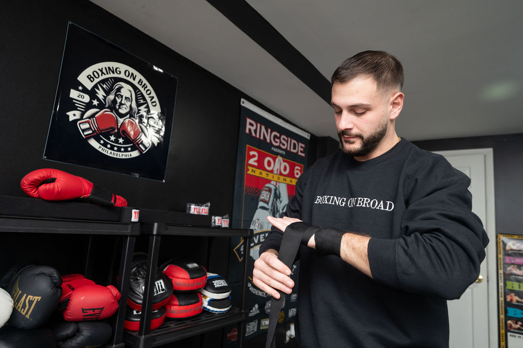 Enzo Siciliano Boxing on Broad