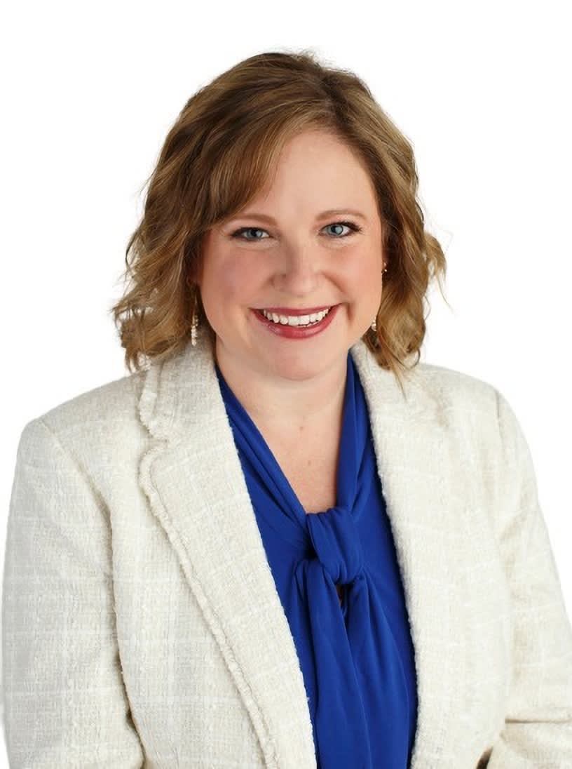 Meet the Agents Sarah Leonard Team