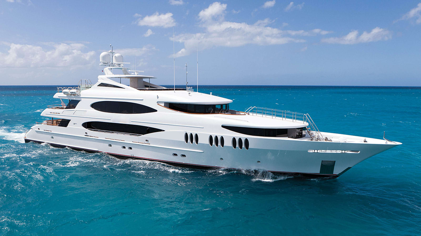 yacht, Ultra Luxury Living International Real Estate Miami Chicago
