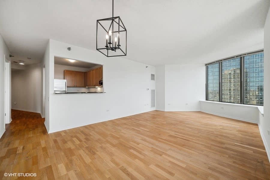 picture-of-unit 3408-living-room-at-400-n-lasalle-dr-river-north