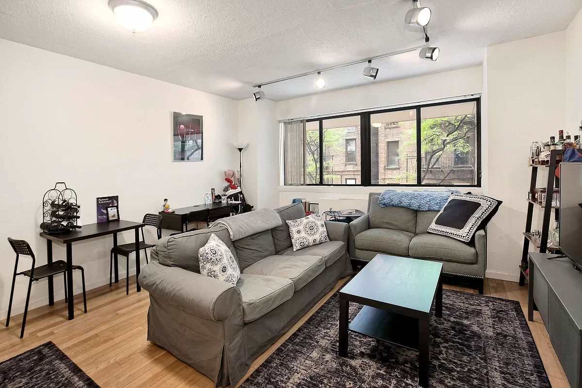 233 East 86th Street Unit: 2A