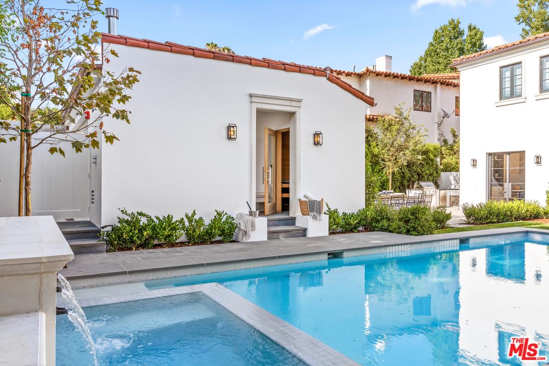 613 N SIERRA Drive Rochelle Maize Beverly Hills Real Estate Agent