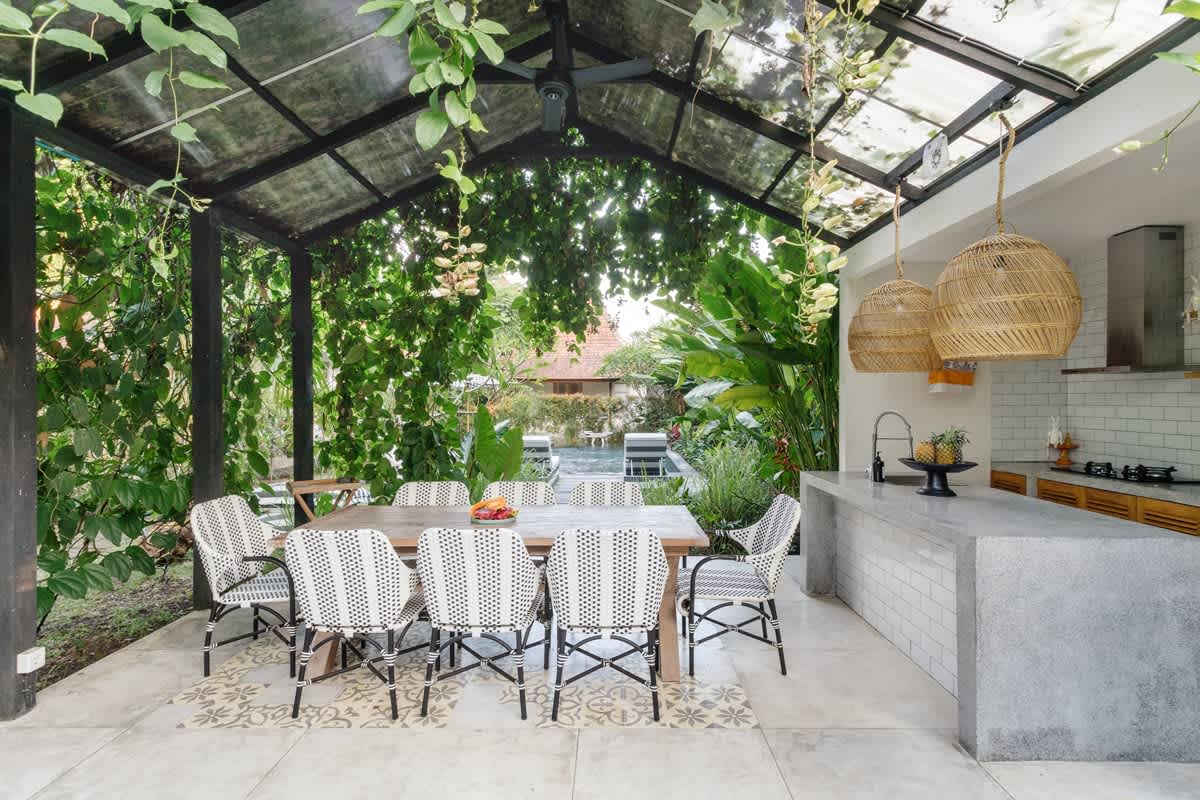 outdoor kitchen function