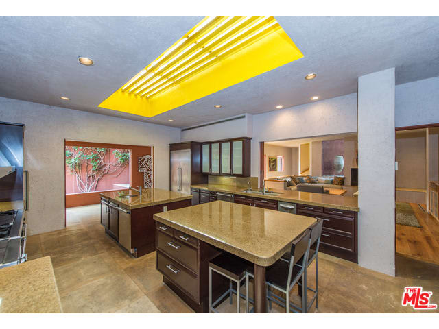 153 S Burlingame Ave