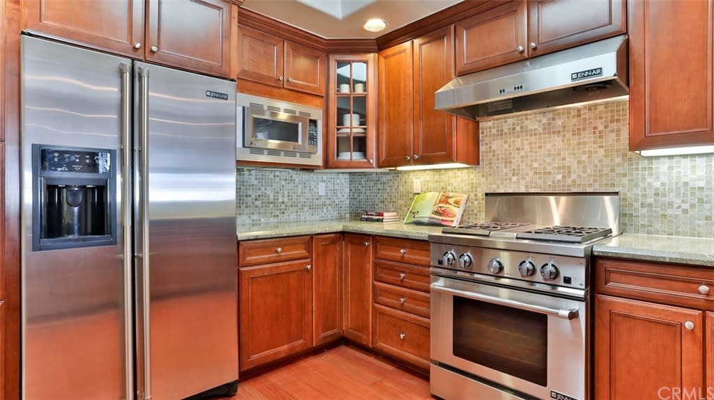 12026 Hoffman St #401