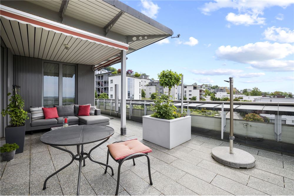 ZUG, SWITZERLAND Toronto Real Estate Penthouse Queen