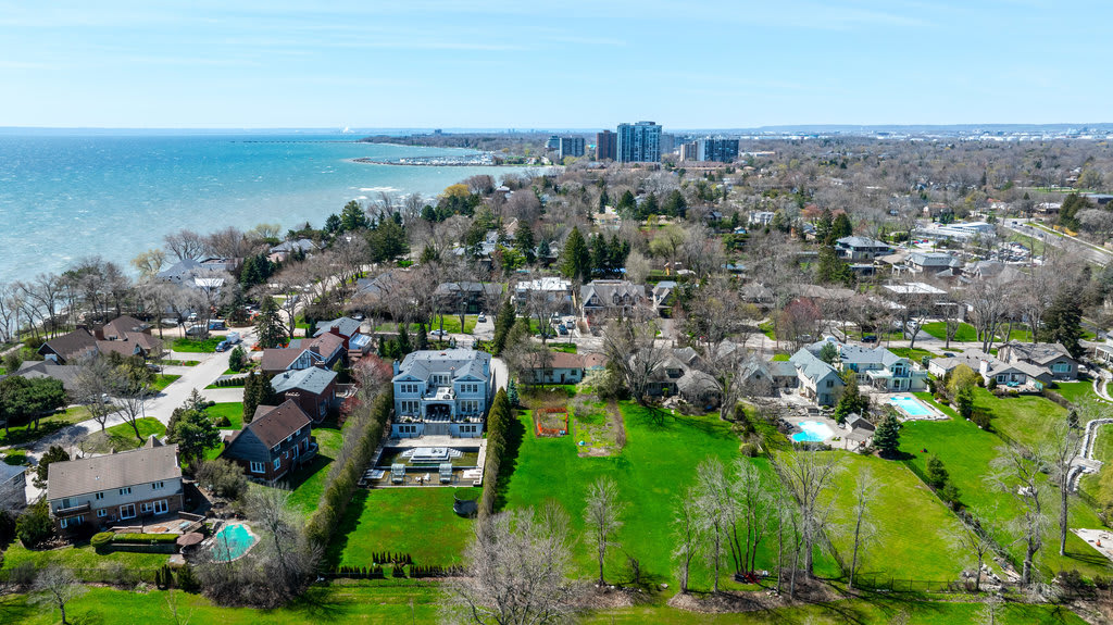 21 Belvedere Drive, Oakville