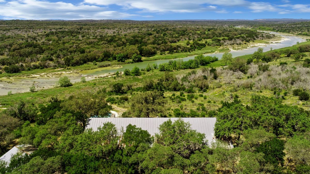 PEDERNALES RIVER RANCH 200.28 ACRES
