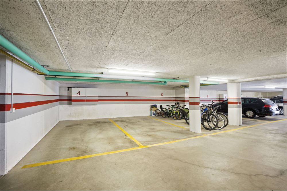 ZUG, SWITZERLAND Toronto Real Estate Penthouse Queen