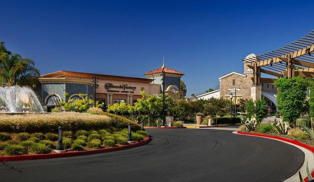 Shopping and dining in Chula Vista