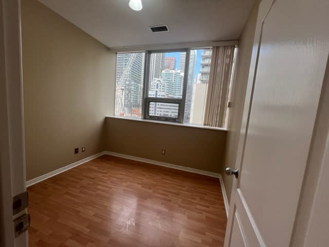 393 King St Unit: 501