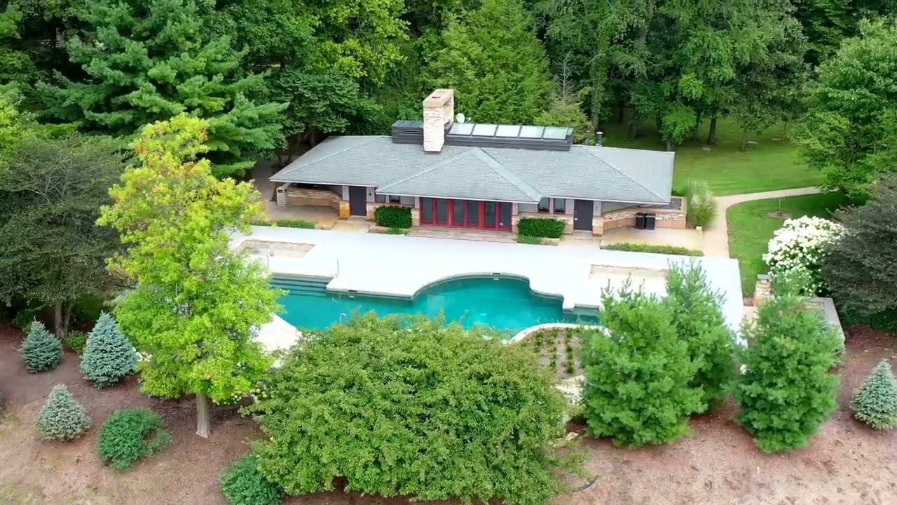 INSIDE a $7,400,000 EQUESTRIAN PROPERTY on 151-Acres in Illinois