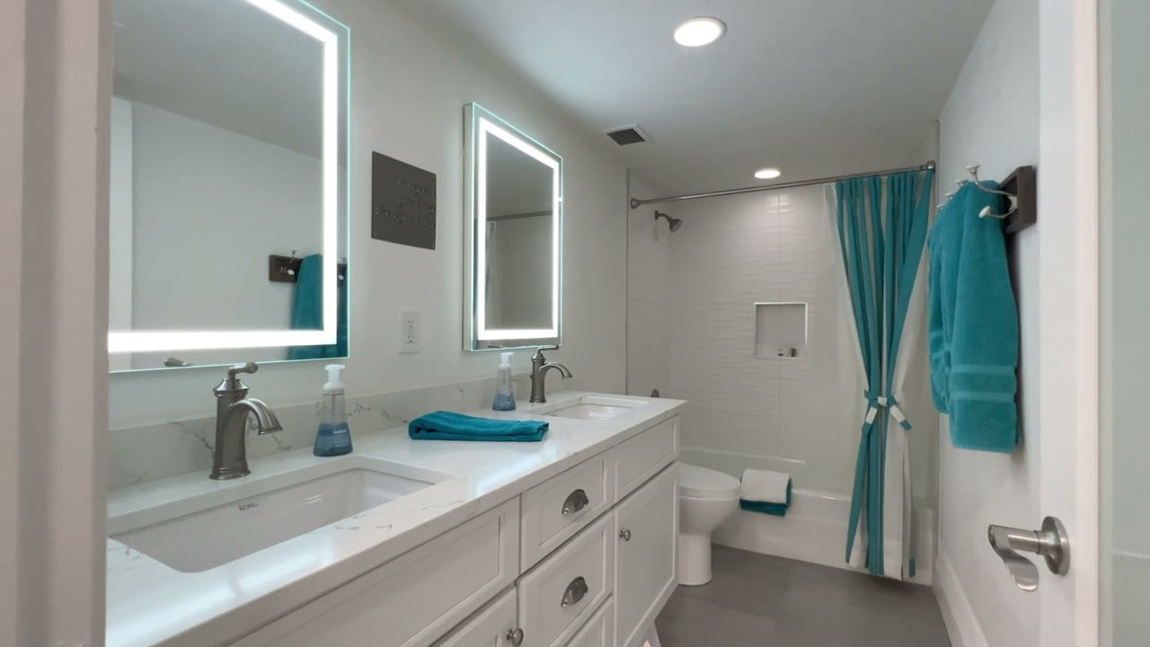 700 Beach Dr NE Unit 607