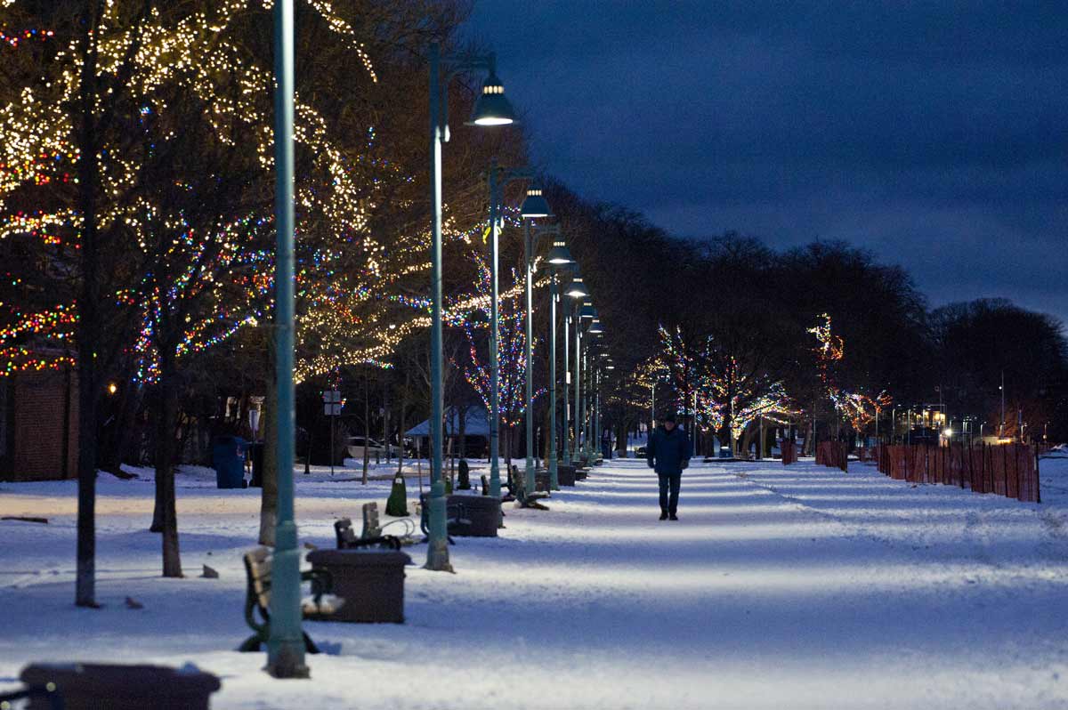 Globe and Mail: Siblings Start Tree-Lighting Tradition to Raise Funds for Mental-Health and Addiction Services