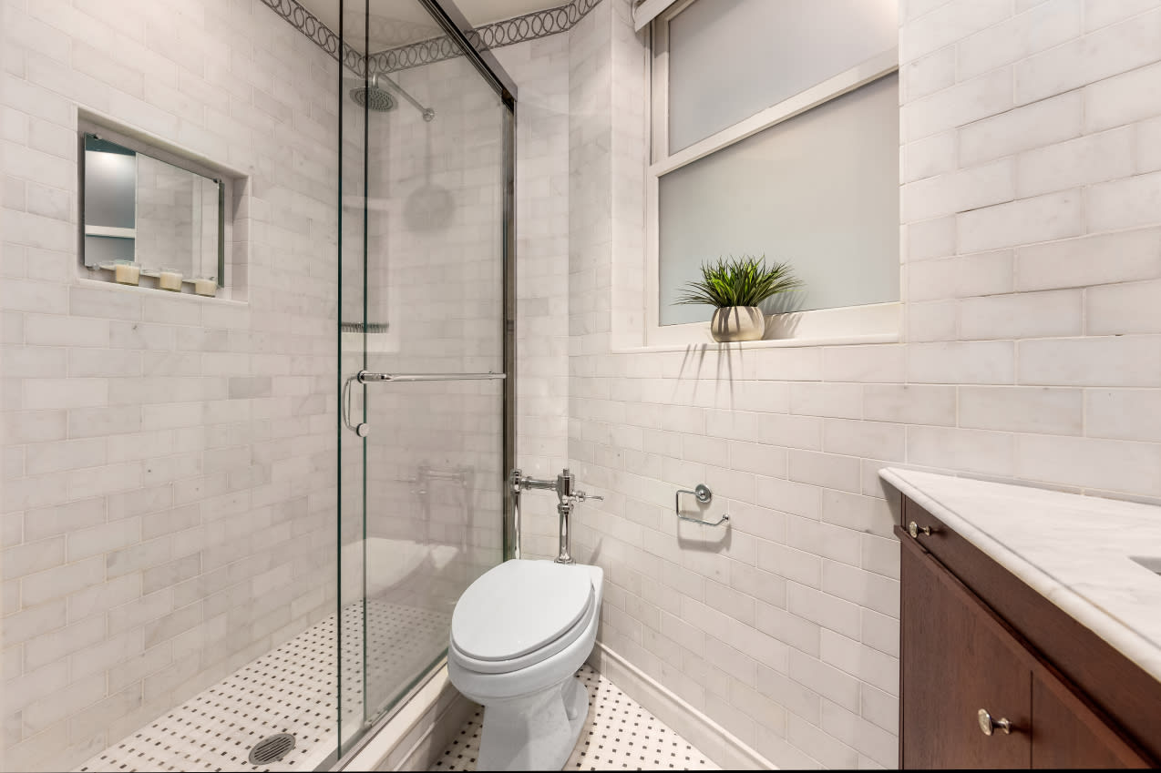 50 East 72nd St, #2B