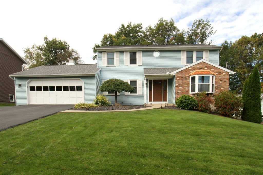 Lynne Stanford Vestal, NY Real Estate Agent