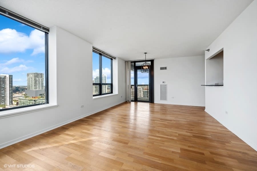 picture-of-unit 3408-living-room-at-400-n-lasalle-dr-river-north