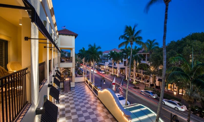 Pros and Cons of living in Downtown Naples