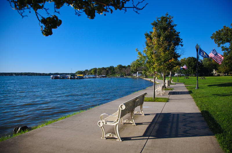 Cedar Lake Neighborhood Guide