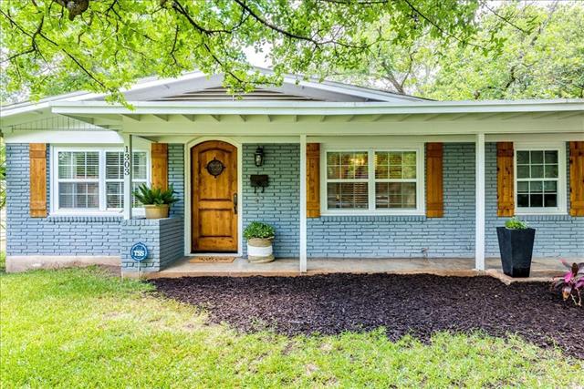 1303 Cloverleaf Dr