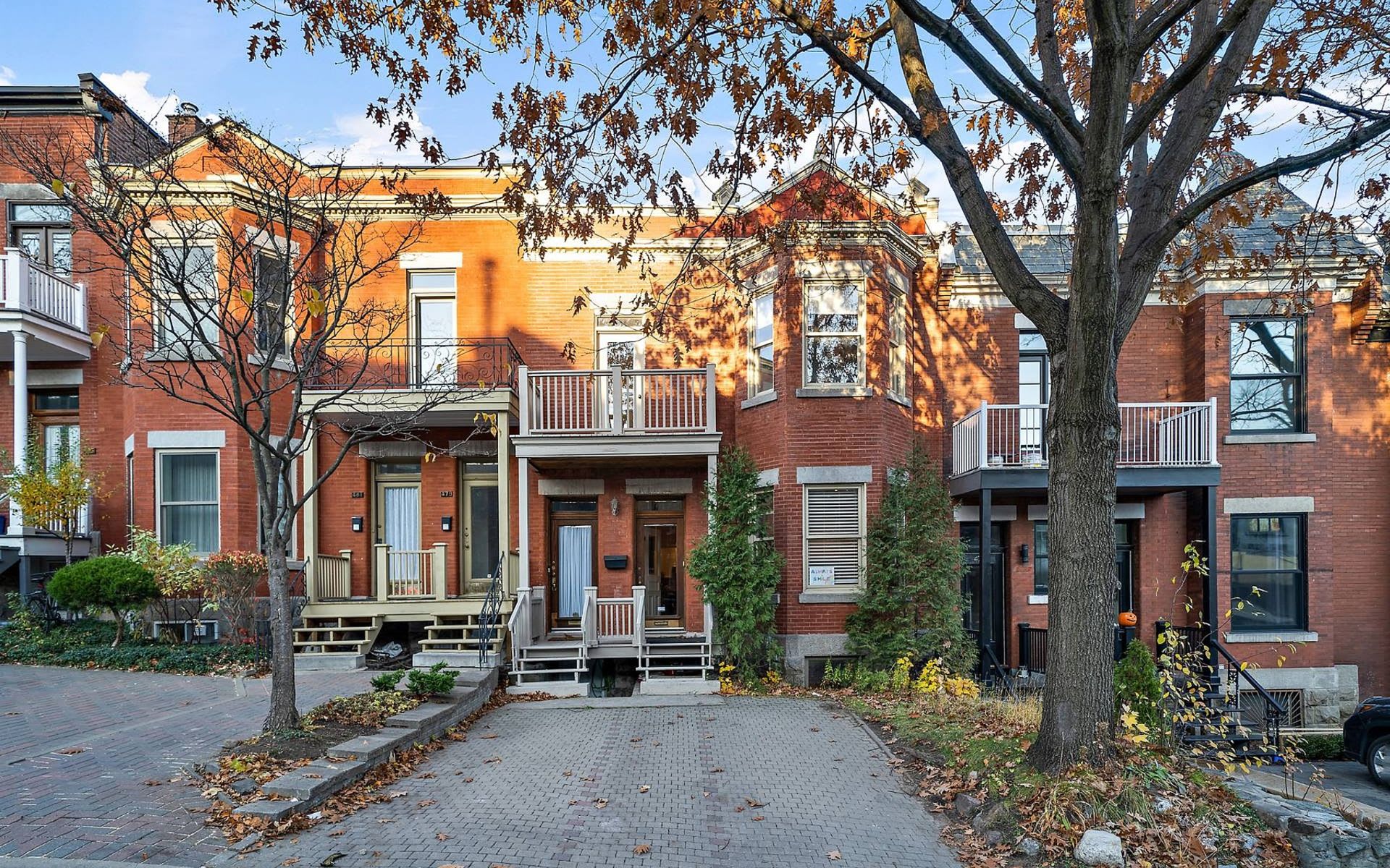 475 Av. Grosvenor Monique Assouline Montreal Real Estate Agent