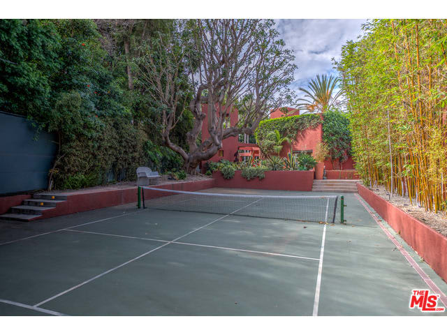 153 S Burlingame Ave