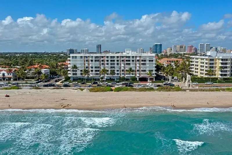 Winthrop House Condos Neighborhood Guide