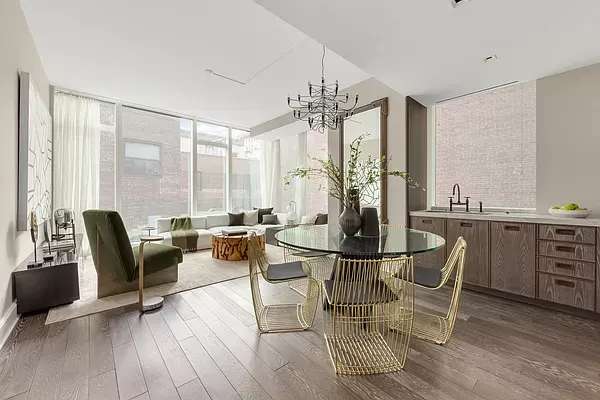 45 East 22nd Street Unit: 18B