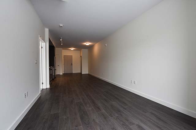 Spacious 1 bedroom + den condo in uptown core