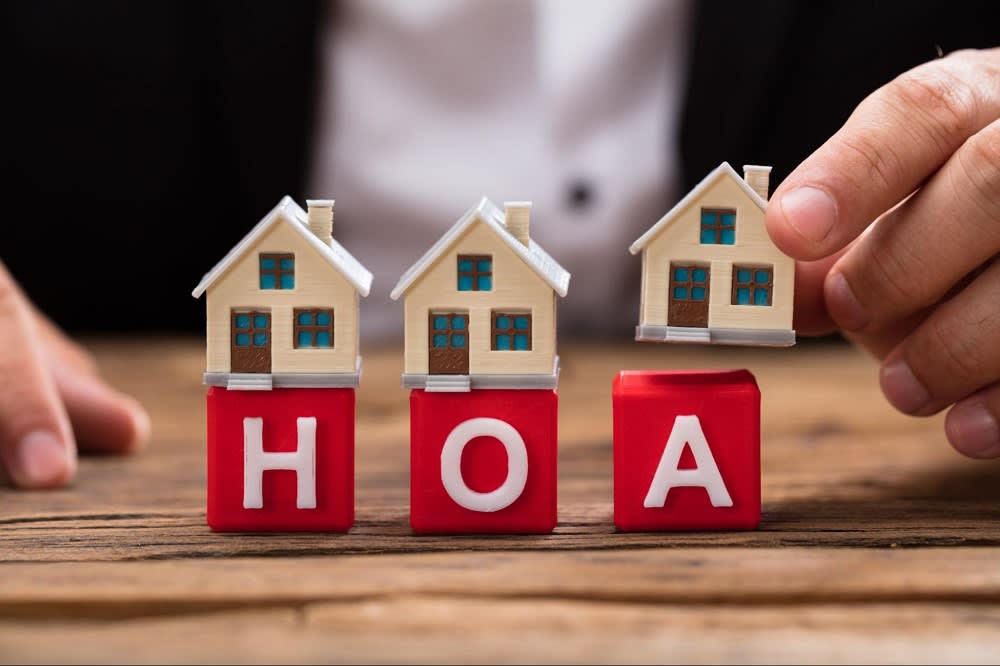 Are there homeowners association fees?