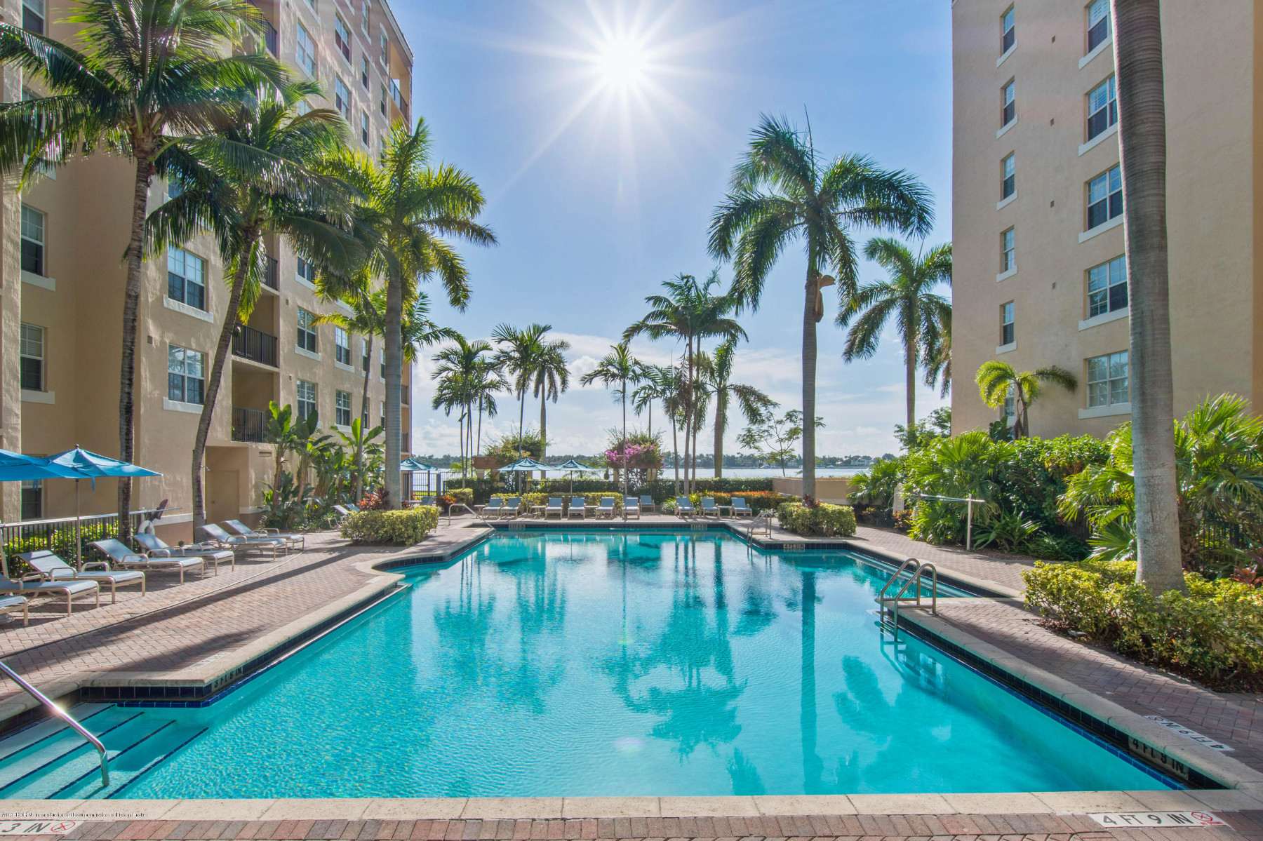 N Flagler Drive