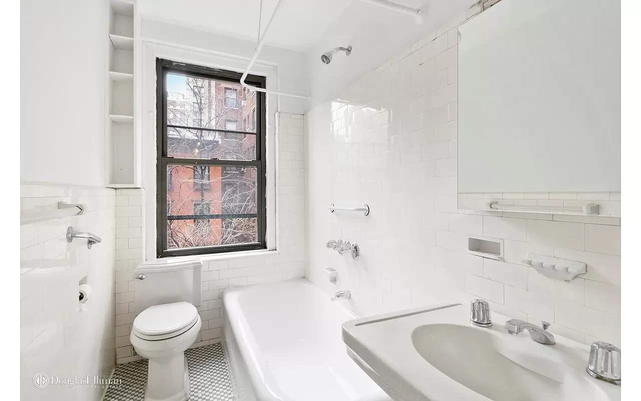 155 East 93rd Street Unit: 3D