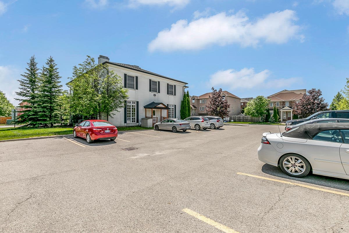 New Listing 83 DAWSON MANOR BLVD., NEWMARKET Newmarket Real Estate