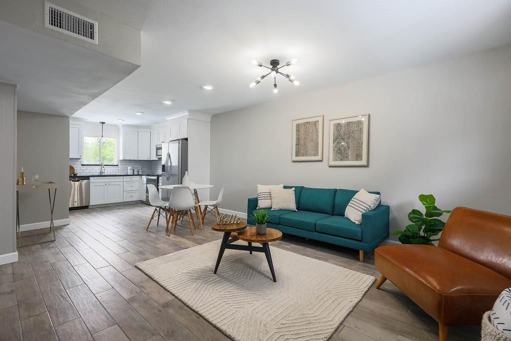 2122 Hancock Dr, #112
